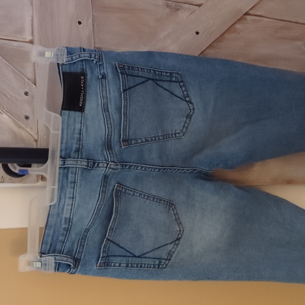 Jean - Picture 3 of 4